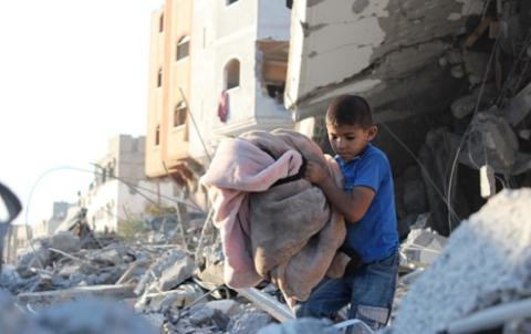 Acqua, cibo e medicinali bloccati ai valichi per Gaza