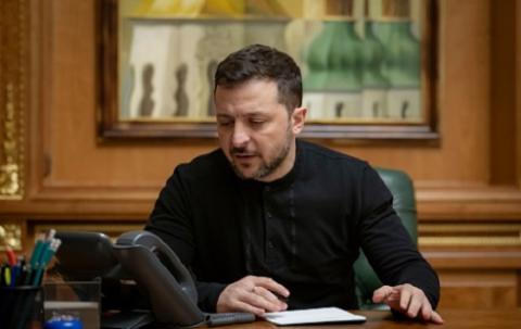 Usa e Ue minacciano Putin. Ma alla fine a restare doppiamente fregato è il povero Zelensky