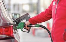 Rialzo dei carburanti: le sanzioni Usa alla Russia spingono al rincaro benzina e diesel